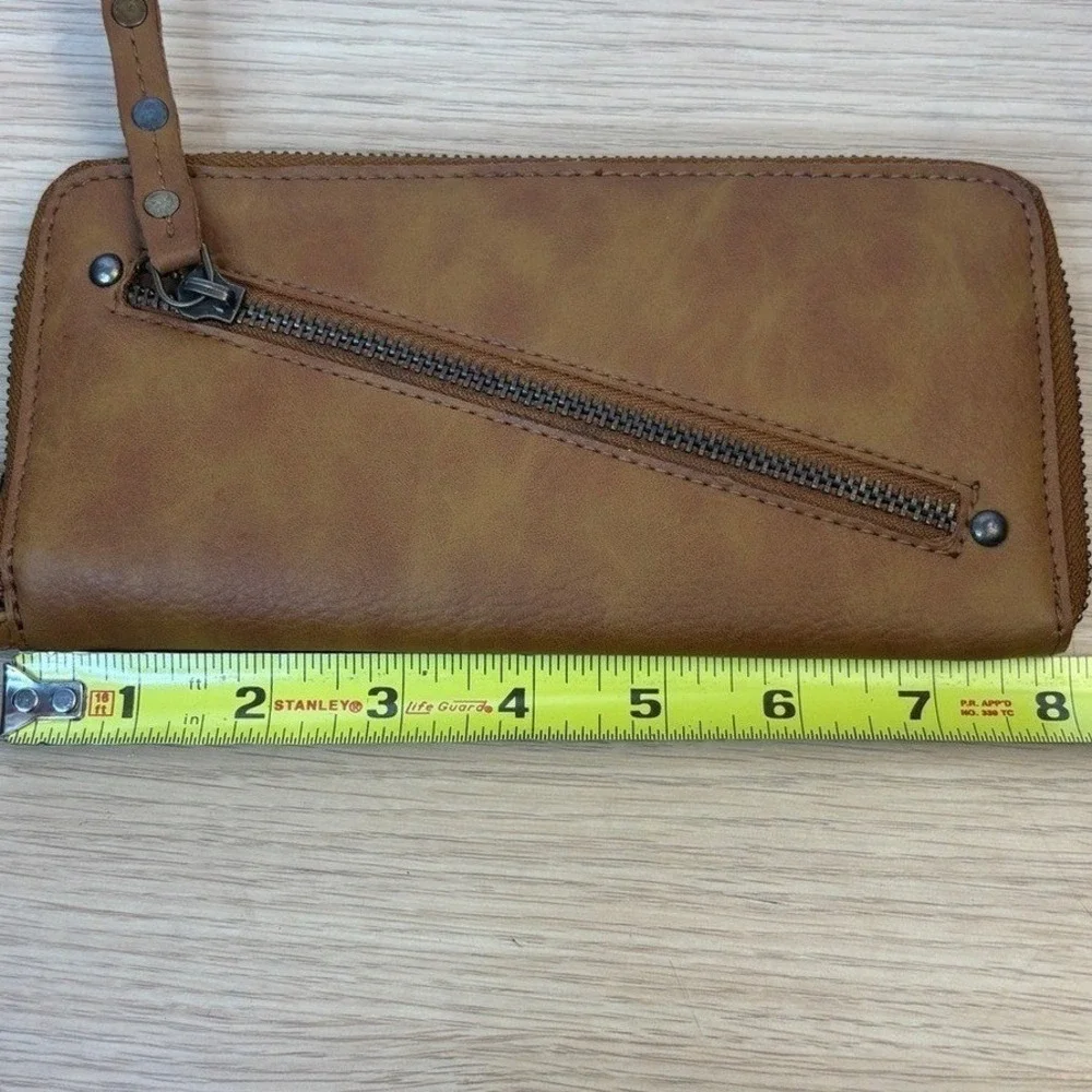 Free People Vegan Leather Wristlet Wallet Tan Brown Zip Around Studded Clutch‎
